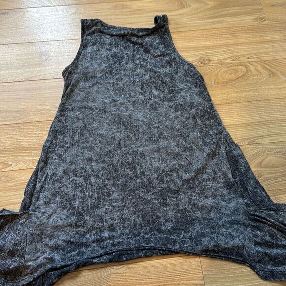 Romeo and Juliet Couture Tank Top Size Small - Picture 7 of 7